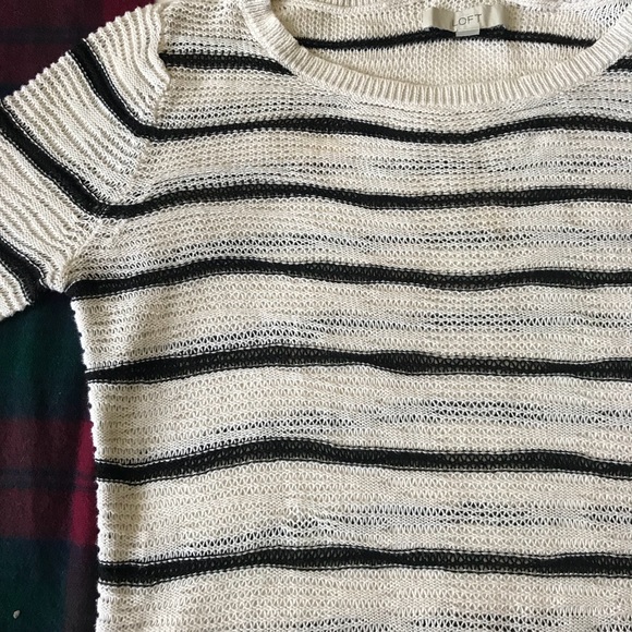 ❄️GUC🌲LOFT🌲 and White Striped Sweater❄️ - Picture 3 of 4